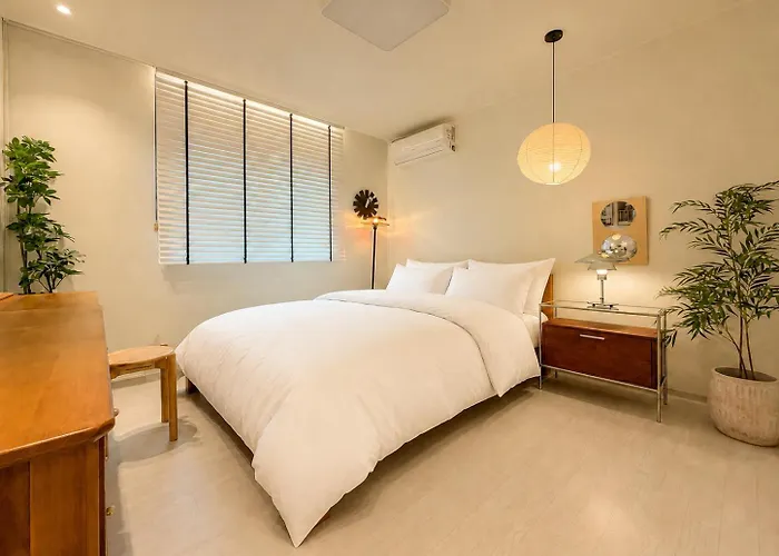 Hongdae,6 People,5 Minutes From Hongik Univ Station,direct Airport Bus, Accessible To Itaewon, Seongsu, And Gangnam * Seúl