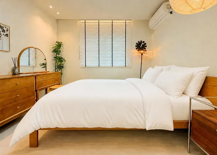 Apartamento Hongdae,6 People,5 Minutes From Hongik Univ Station,direct Airport Bus, Accessible To Itaewon, Seongsu, And Gangnam *