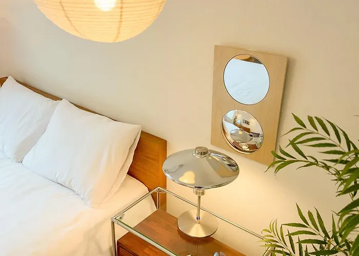Hongdae,6 People,5 Minutes From Hongik Univ Station,direct Airport Bus, Accessible To Itaewon, Seongsu, And Gangnam Apartamento *
