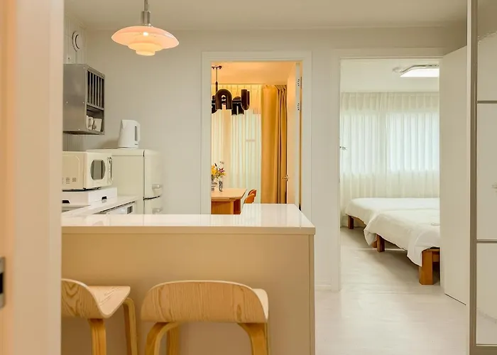 Hongdae,6 People,5 Minutes From Hongik Univ Station,direct Airport Bus, Accessible To Itaewon, Seongsu, And Gangnam Apartamento