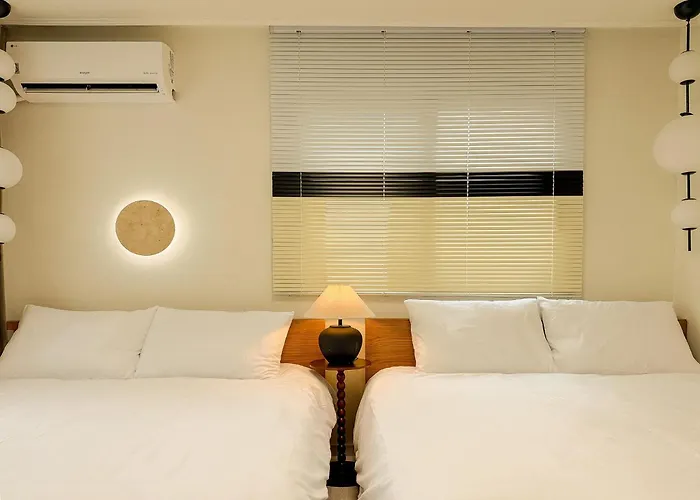 Hongdae,6 People,5 Minutes From Hongik Univ Station,direct Airport Bus, Accessible To Itaewon, Seongsu, And Gangnam Apartamento Seúl