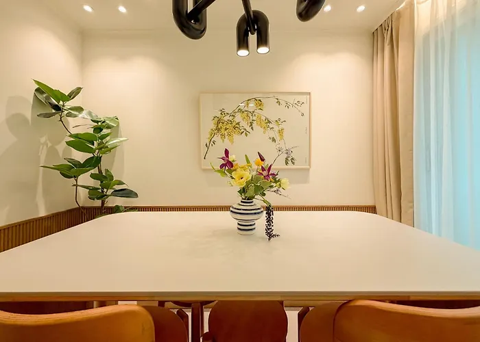 Hongdae,6 People,5 Minutes From Hongik Univ Station,direct Airport Bus, Accessible To Itaewon, Seongsu, And Gangnam Apartamento Seúl