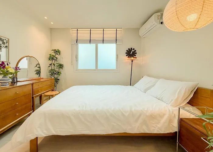 Apartamento Hongdae,6 People,5 Minutes From Hongik Univ Station,direct Airport Bus, Accessible To Itaewon, Seongsu, And Gangnam