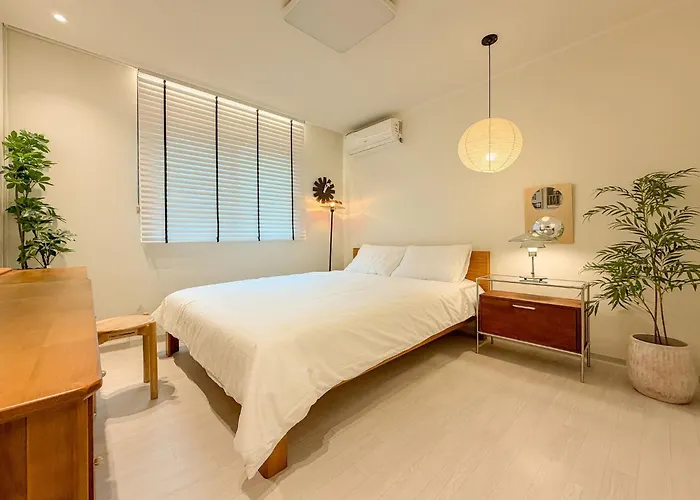 Apartamento Hongdae,6 People,5 Minutes From Hongik Univ Station,direct Airport Bus, Accessible To Itaewon, Seongsu, And Gangnam