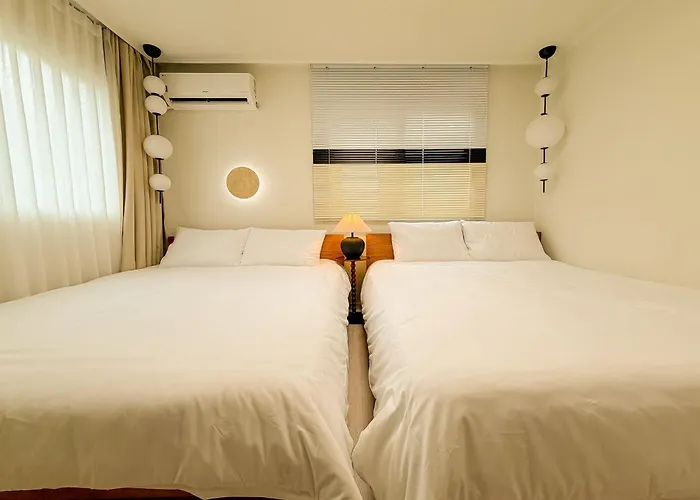 Hongdae,6 People,5 Minutes From Hongik Univ Station,direct Airport Bus, Accessible To Itaewon, Seongsu, And Gangnam Apartamento Seúl