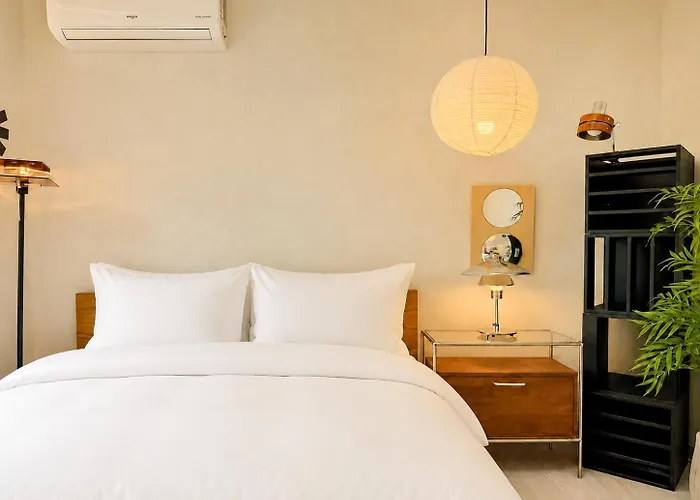 Hongdae,6 People,5 Minutes From Hongik Univ Station,direct Airport Bus, Accessible To Itaewon, Seongsu, And Gangnam * Seúl